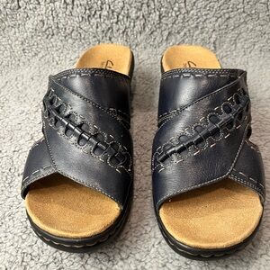 Clark’s bendable size 9 black